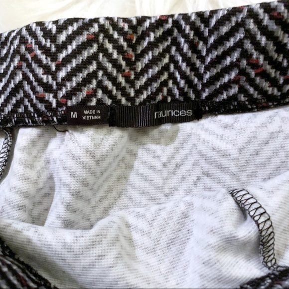 Patterned circle skater skirt - Picture 3 of 6